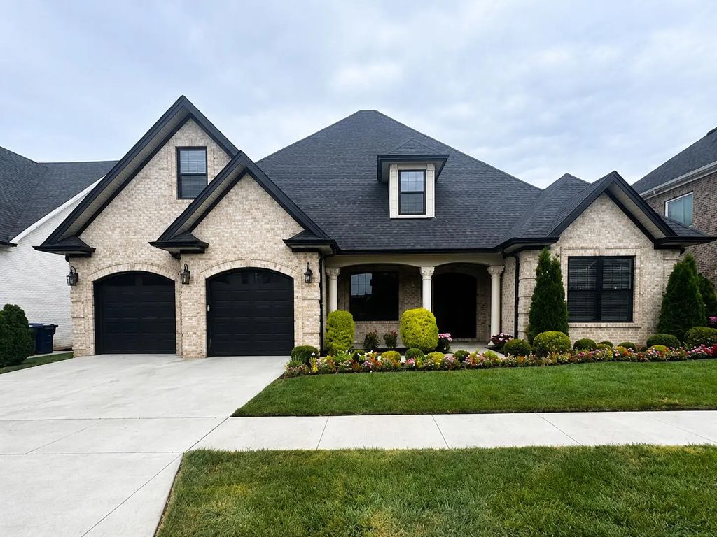 4261 Captains Court, Lexington
