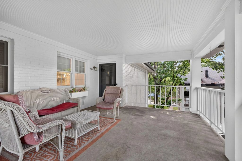 395 Redding  Road 230, Lexington