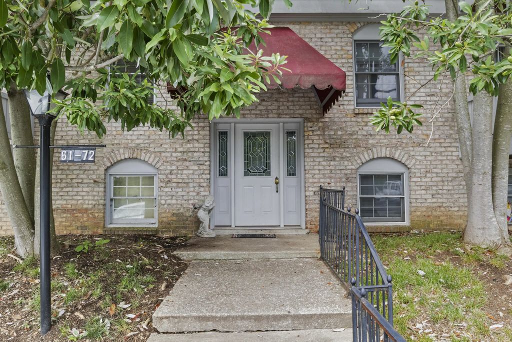 175 Malabu Drive 63, Lexington
