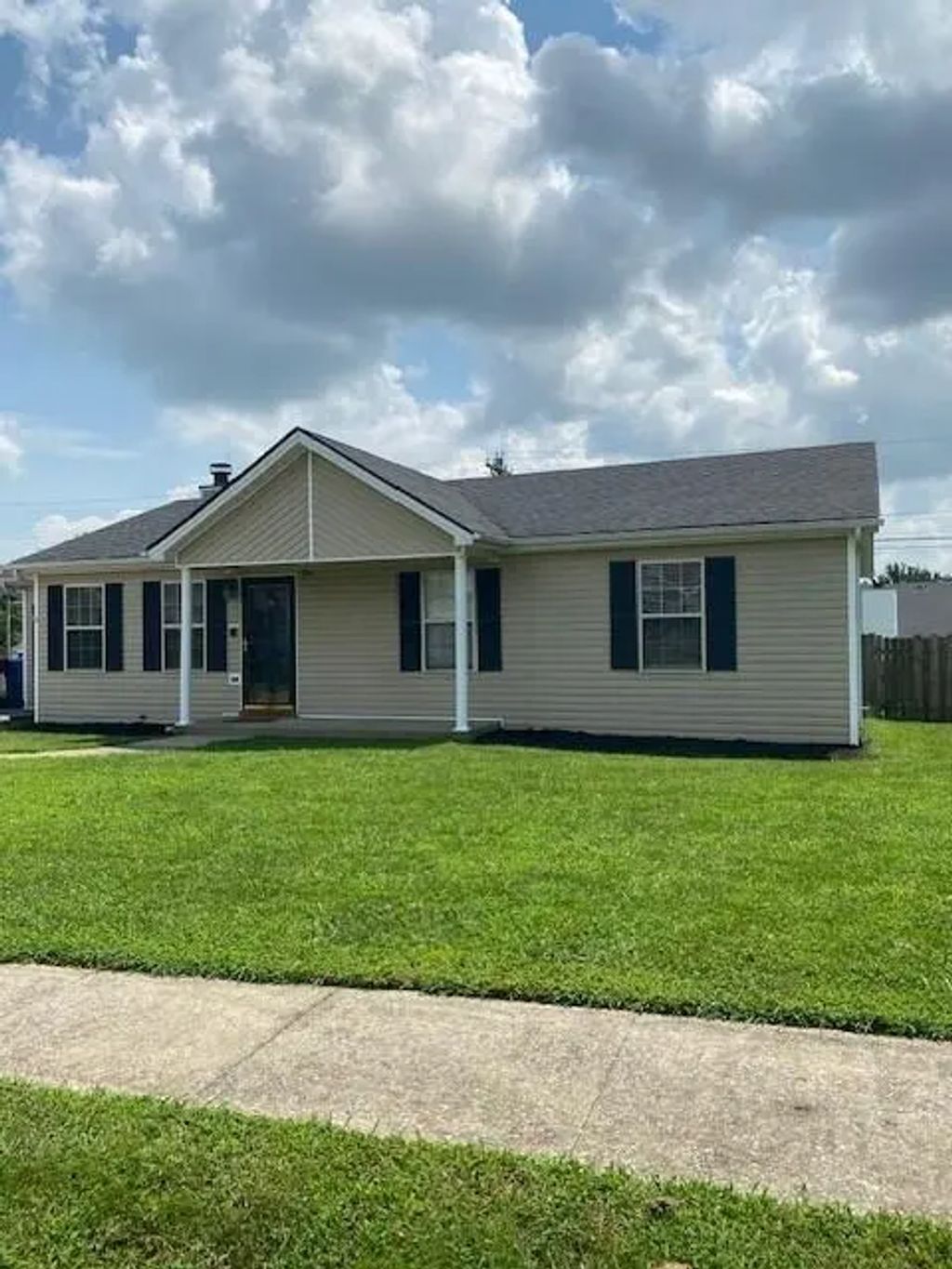 704 Pinoak Drive, Nicholasville