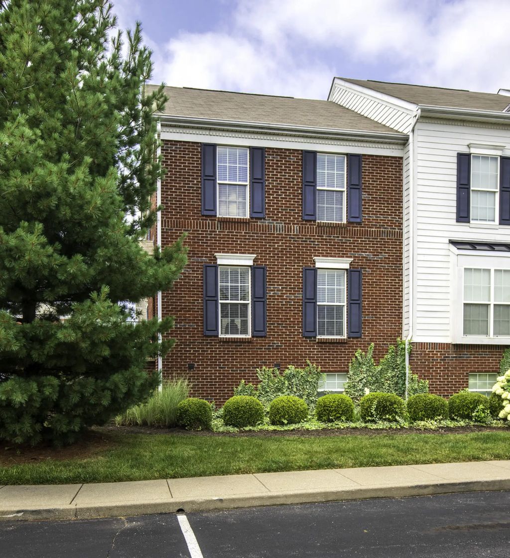 2332 Aristocracy Circle, Lexington