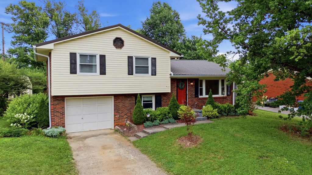 1725 Benwood Drive, Lexington