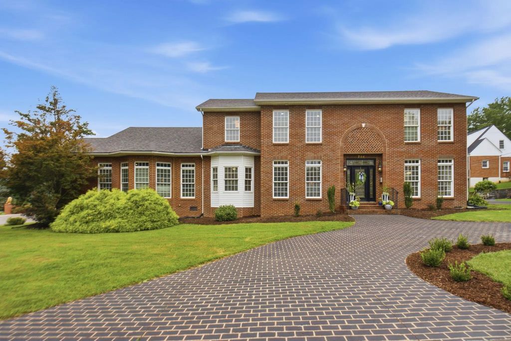 204 Valley Vista Drive, Frankfort