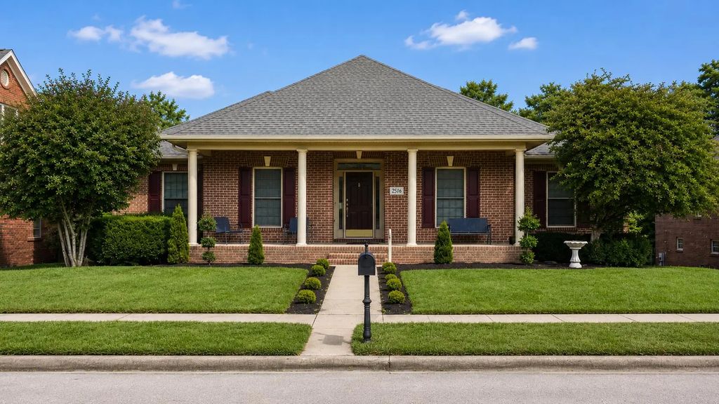 2516 Sungale Court, Lexington