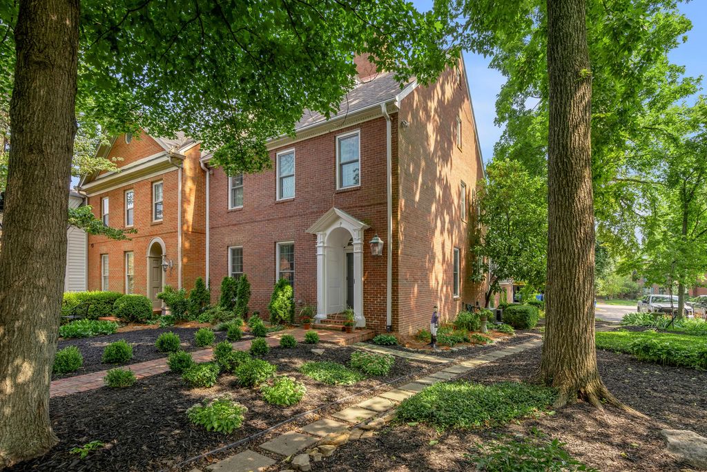 272 Chippendale Circle, Lexington
