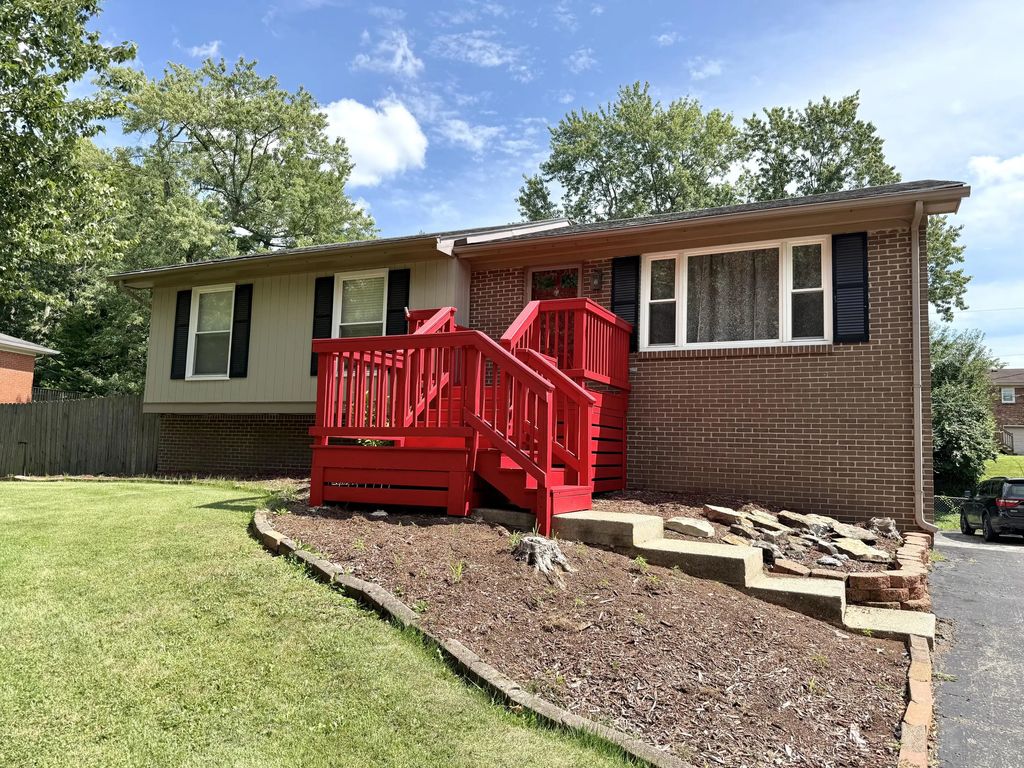 450 Osprey Circle, Lexington