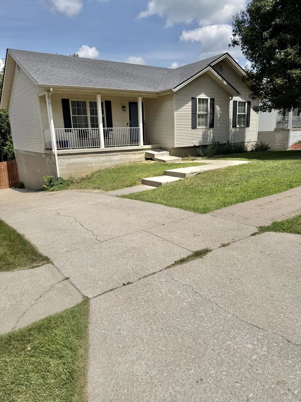 428 Waycross Drive, Winchester