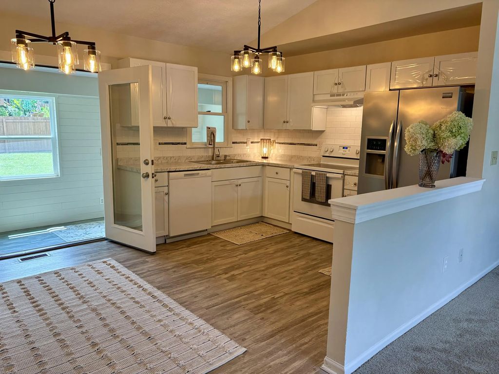 1704 Masters Lane, Lexington