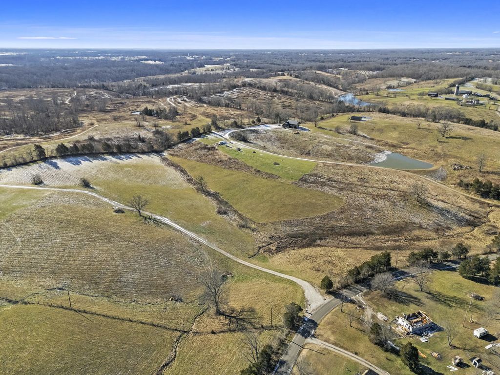 2011 Mill Creek Pike, Lawrenceburg