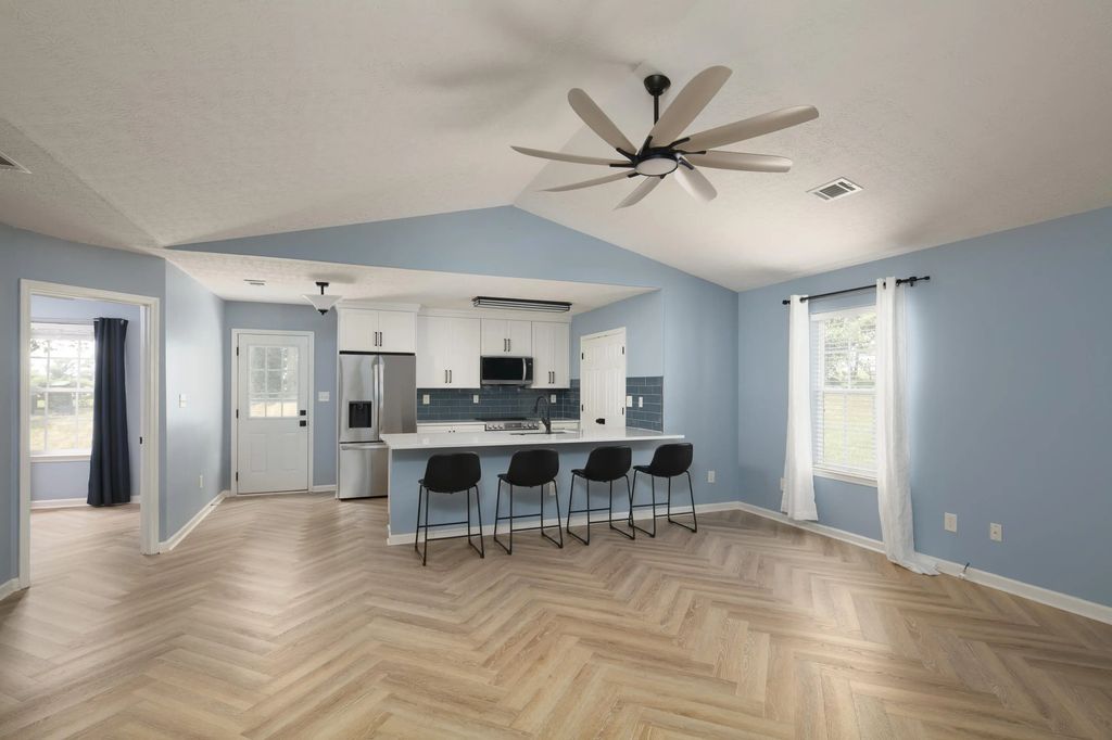 1056 Winding Oak Trail, Lexington