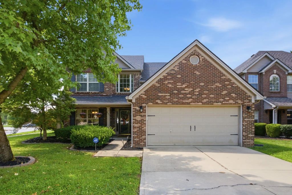 801 White Wood Flat, Lexington