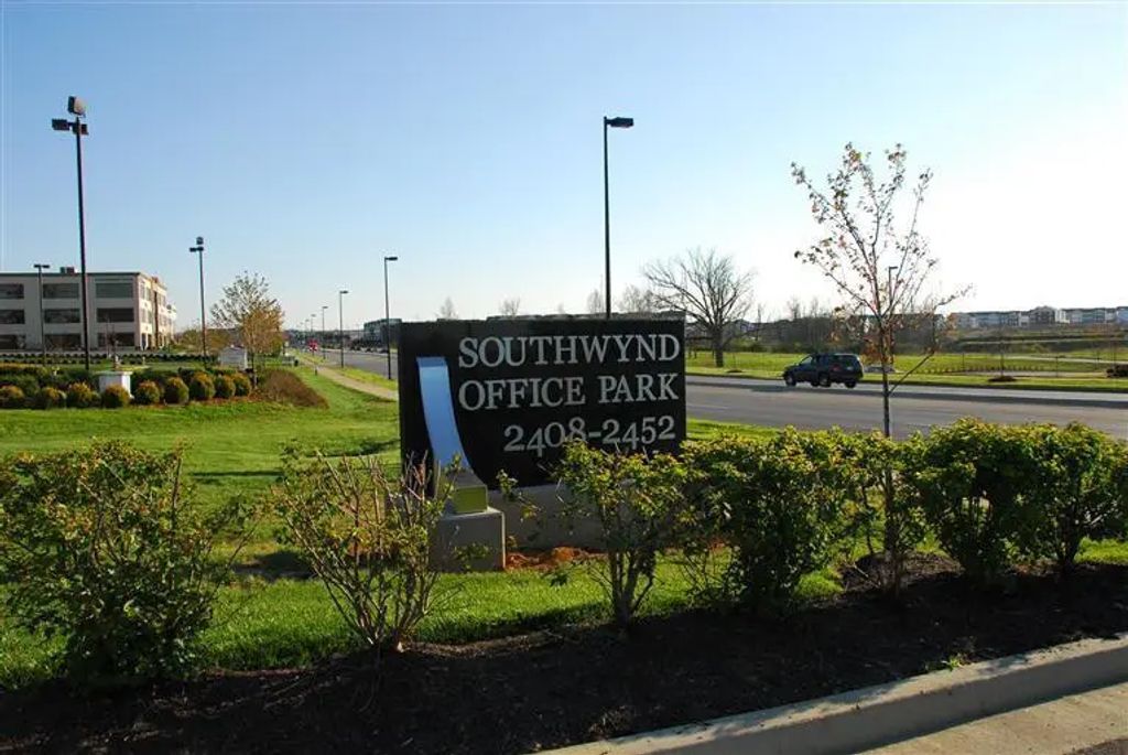 2424 Sir Barton Way 325, Lexington