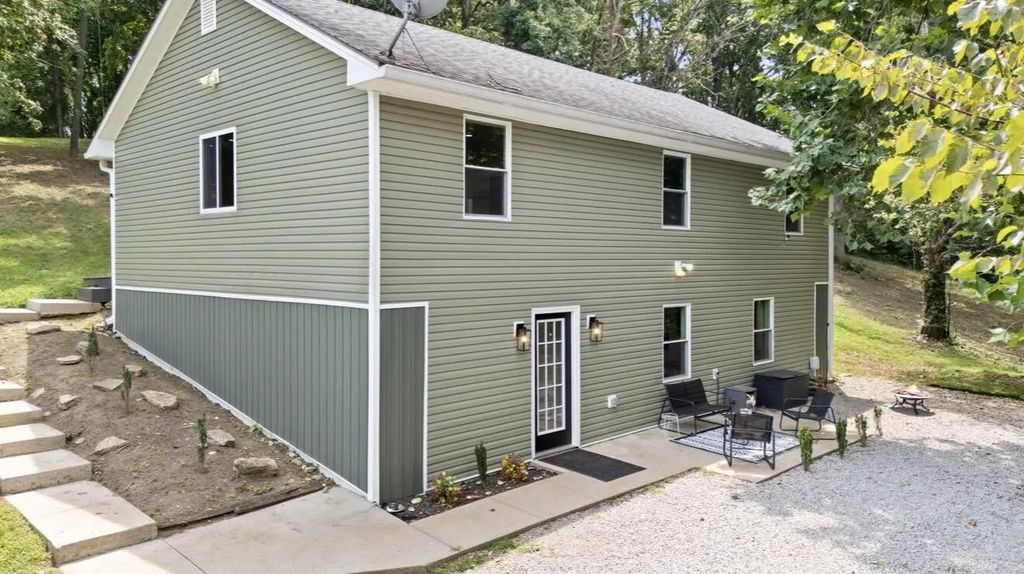 2421 Burton Pike, Georgetown