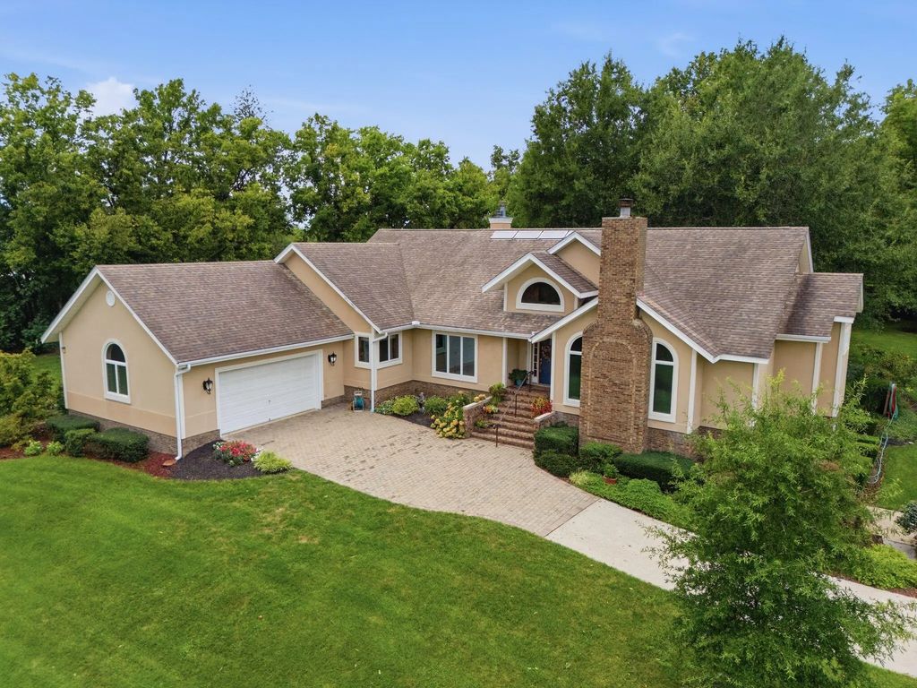 201 Ava Drive, Richmond