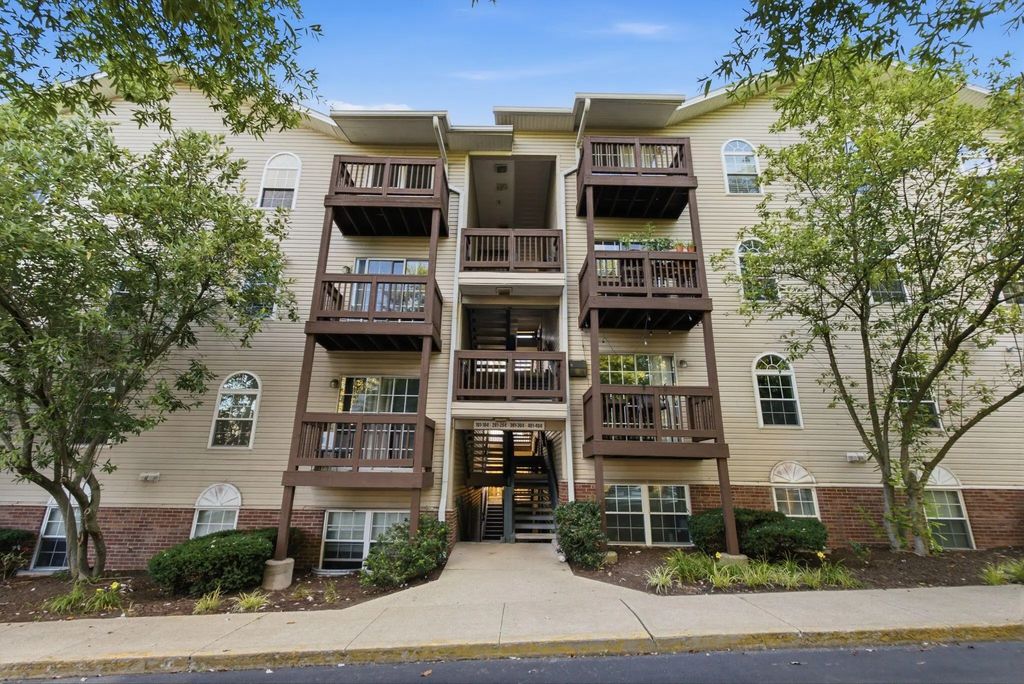 1081 S Broadway 401, Lexington