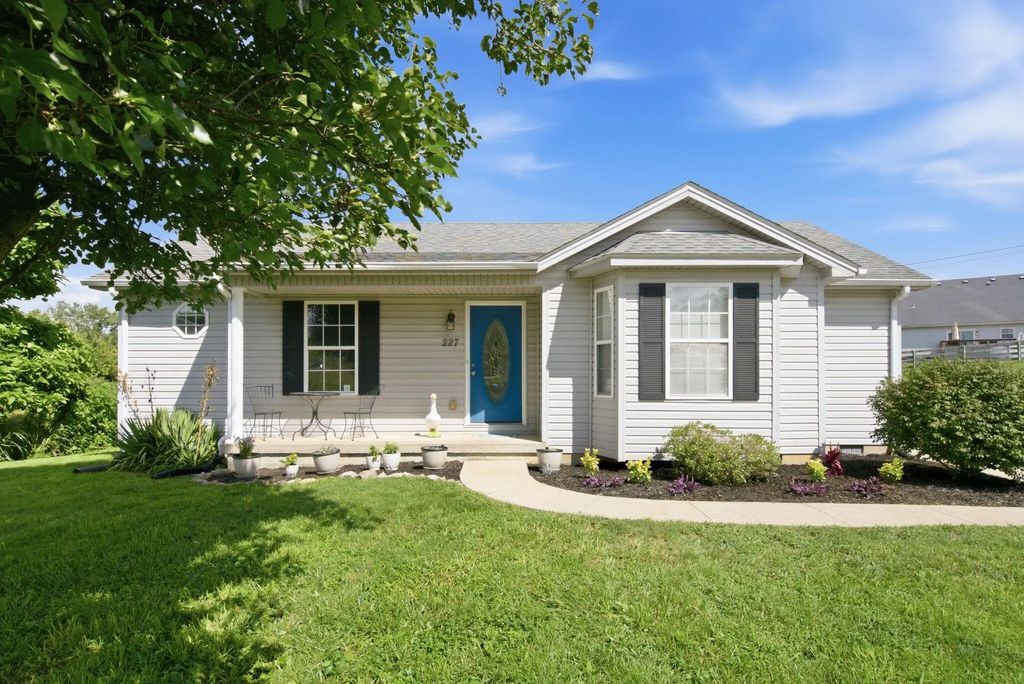 227 Leslie Drive, Winchester