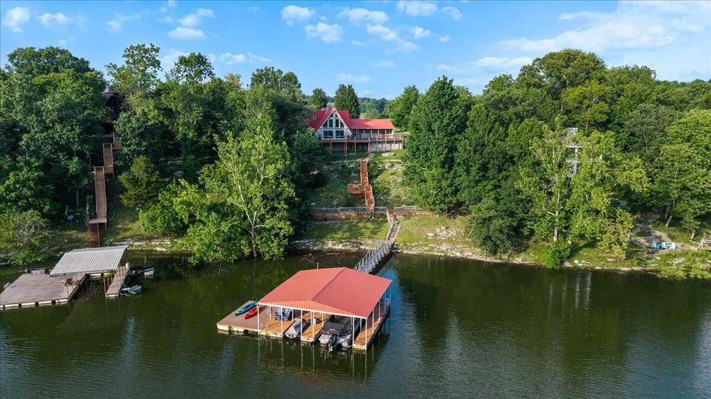 367 Ronclar Drive, Lancaster