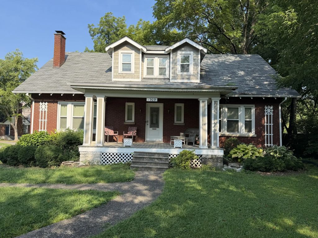 1909 Nicholasville Road, Lexington