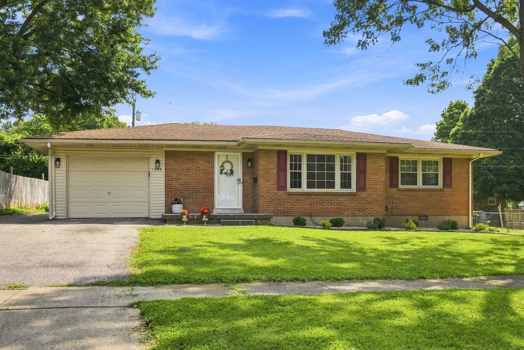 1288 Cherbourg Road, Lexington
