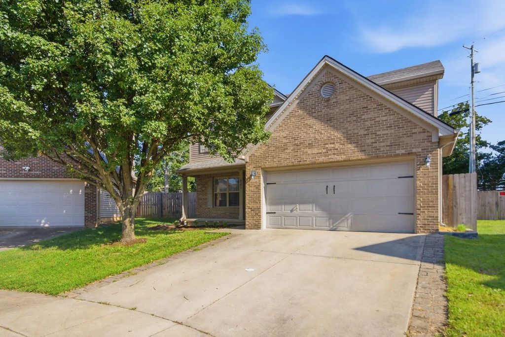865 White Wood Flat, Lexington