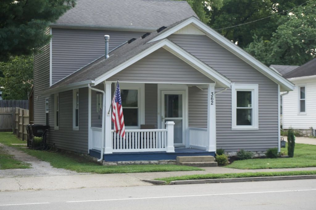 362 S Main Street, Versailles