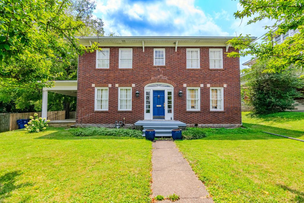 224 W Hickman Street, Winchester