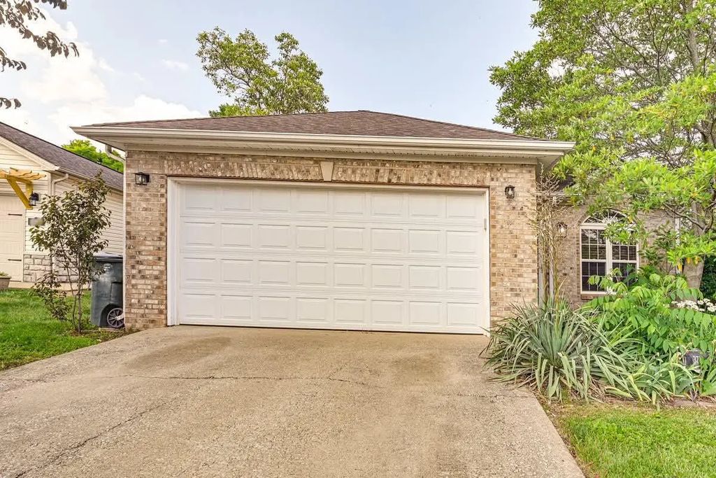 3713 Lady Di Lane, Lexington