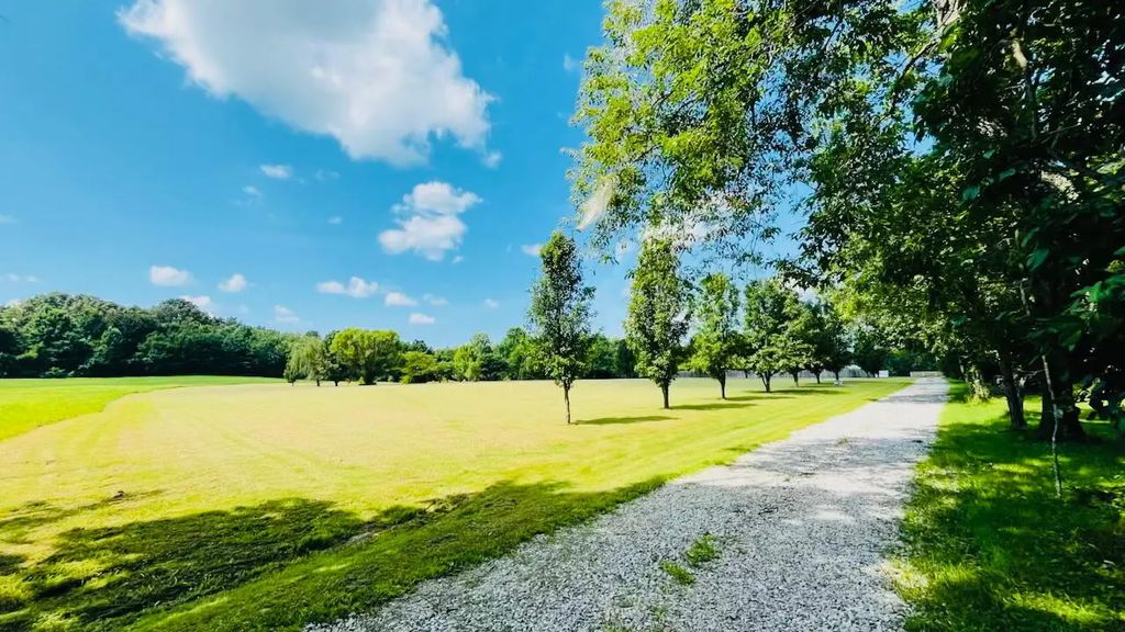 435 Angel Road, Berea