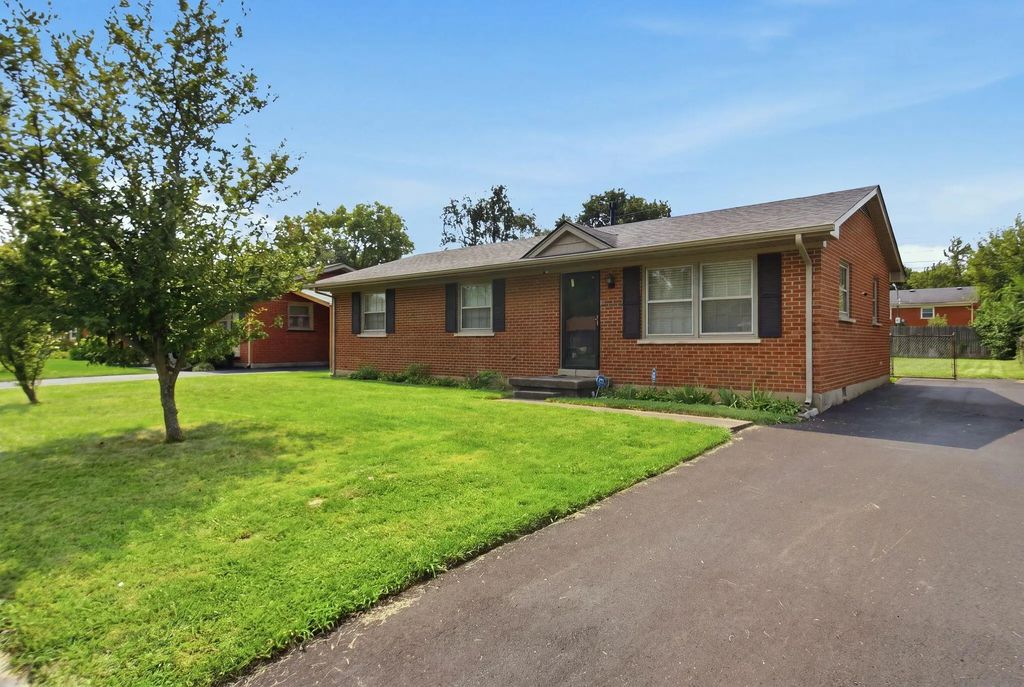 1883 Feltner Court, Lexington