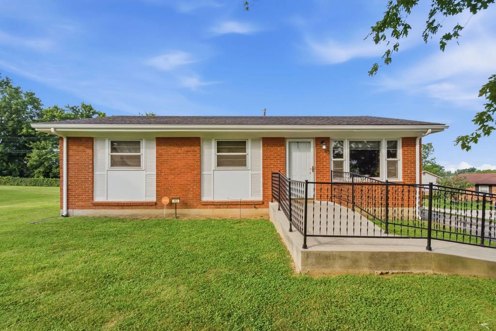 143 Spruce Court, Winchester