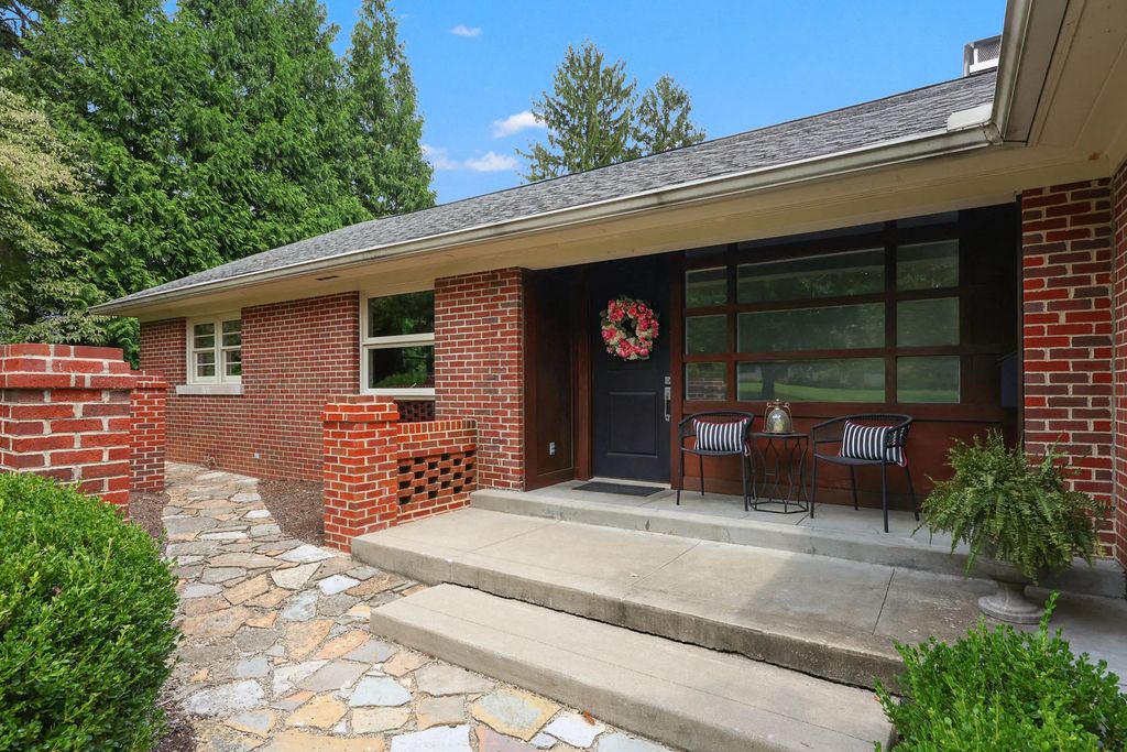 1337 Cooper Drive, Lexington