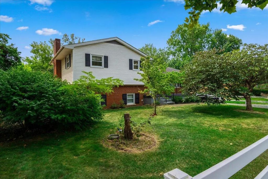 1468 Pine Meadow Road, Lexington