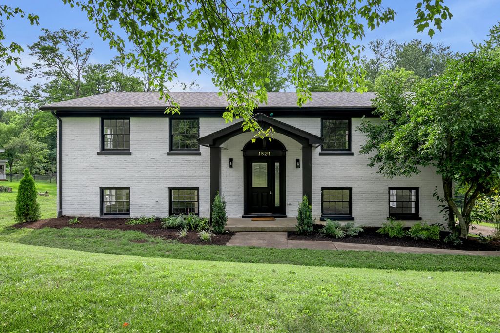 1521 Pine Meadow Road, Lexington