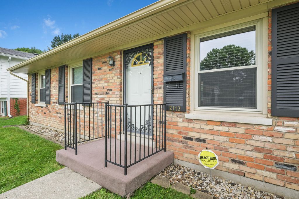 2113 Winterberry Drive, Lexington