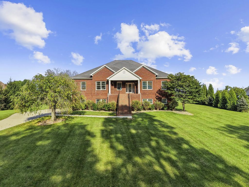 359 Avawam Drive, Richmond