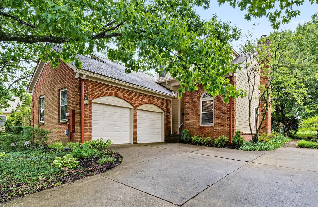 1040 Heather Hills Lane, Lexington