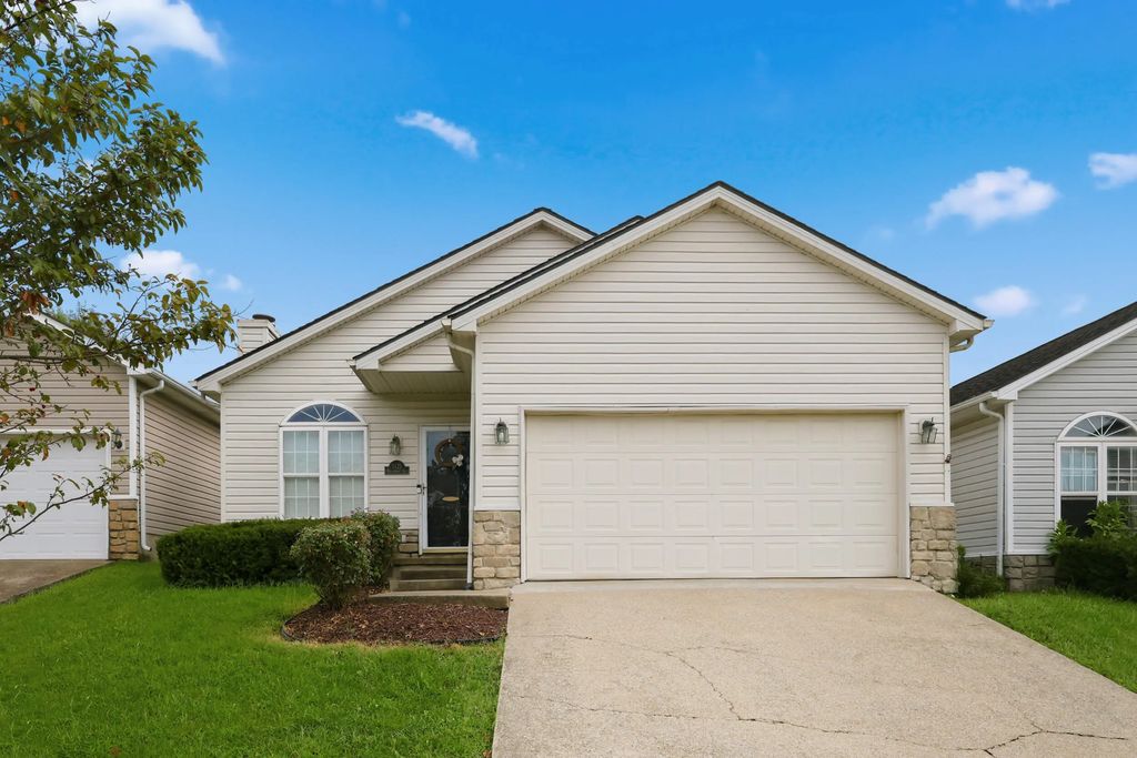 1121 Parliament Way, Lexington