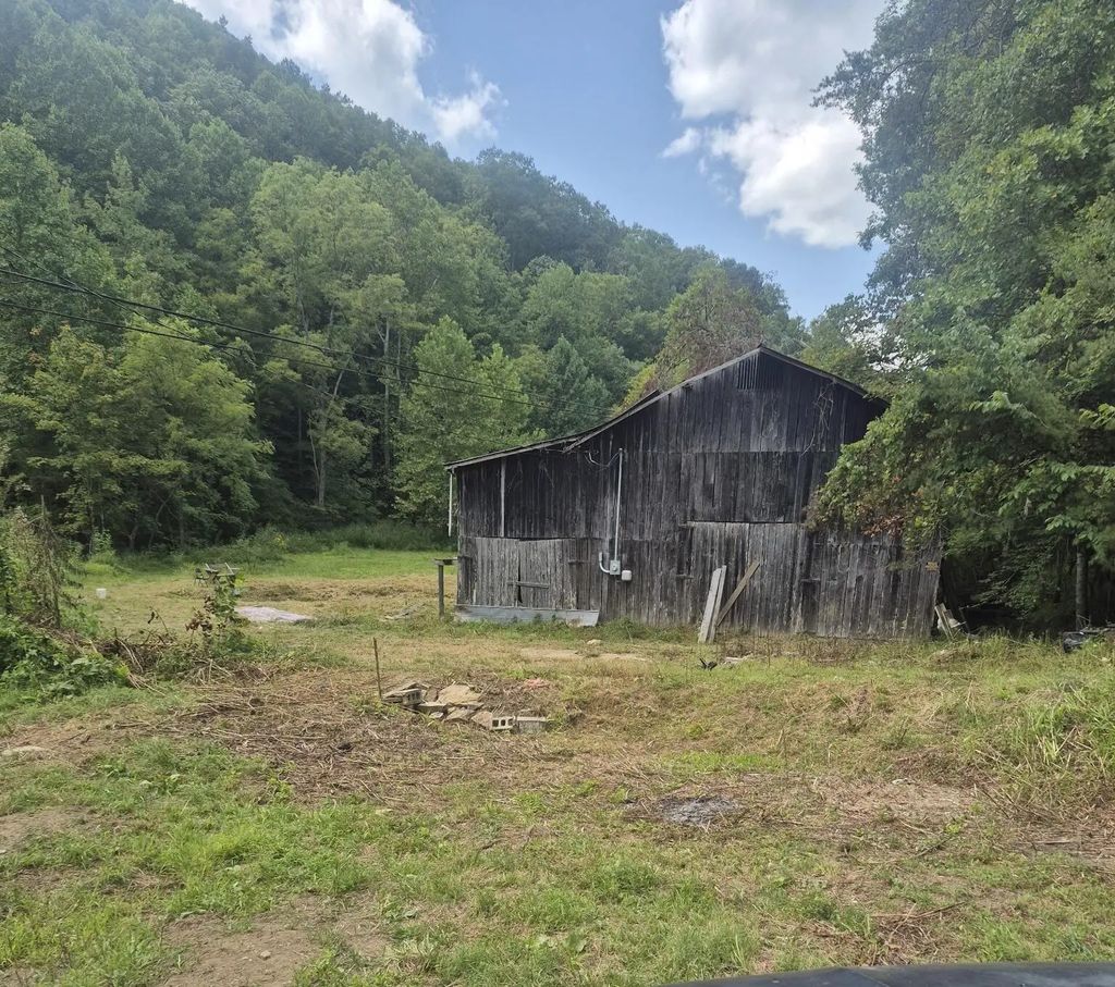 4151 Crane Creek  Road, Manchester
