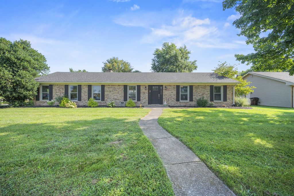 201 Dove Park, Versailles