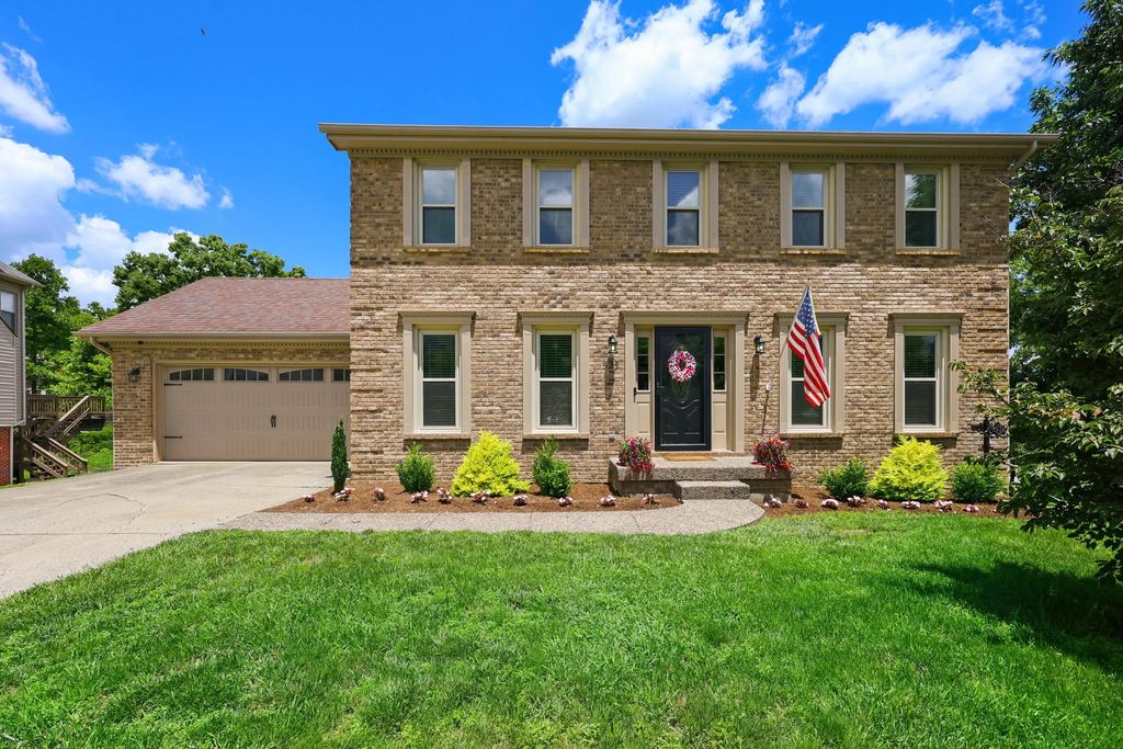 525 Woodstream Court, Lexington