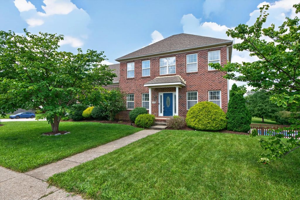 1029 Cedar Ridge Lane, Versailles
