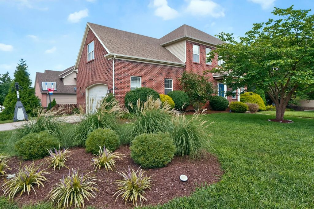 1029 Cedar Ridge Lane, Versailles