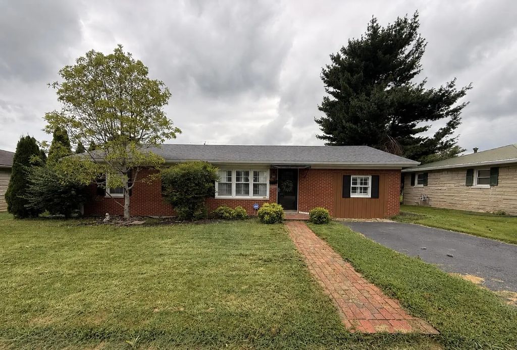 597 Meadowbrook Lane, Harrodsburg