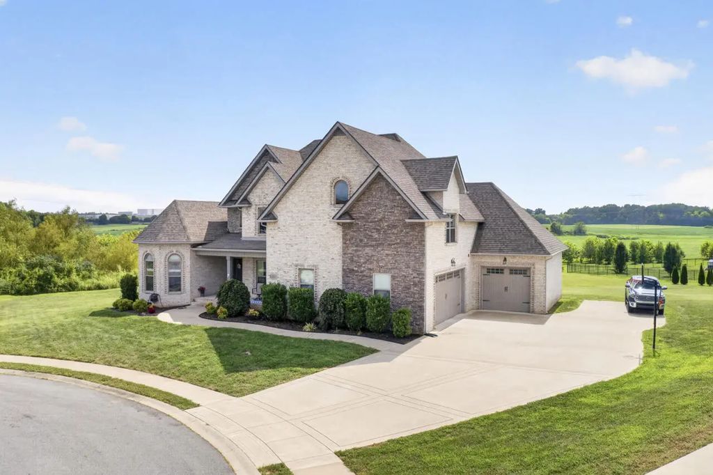 482 Archie Court, Clarksville