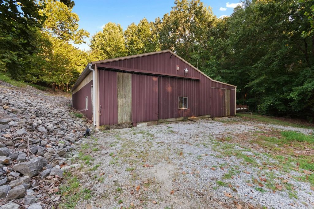 1353 Parkersville Road, Eddyville