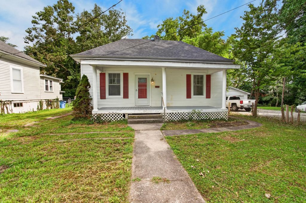 537 Adams Street, Danville