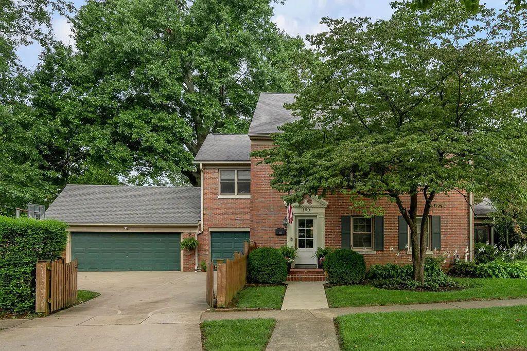 160 Romany Road, Lexington