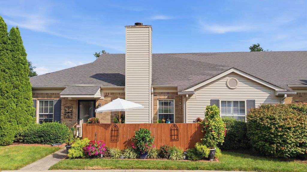 577 Goldon Trophy Trail, Lexington