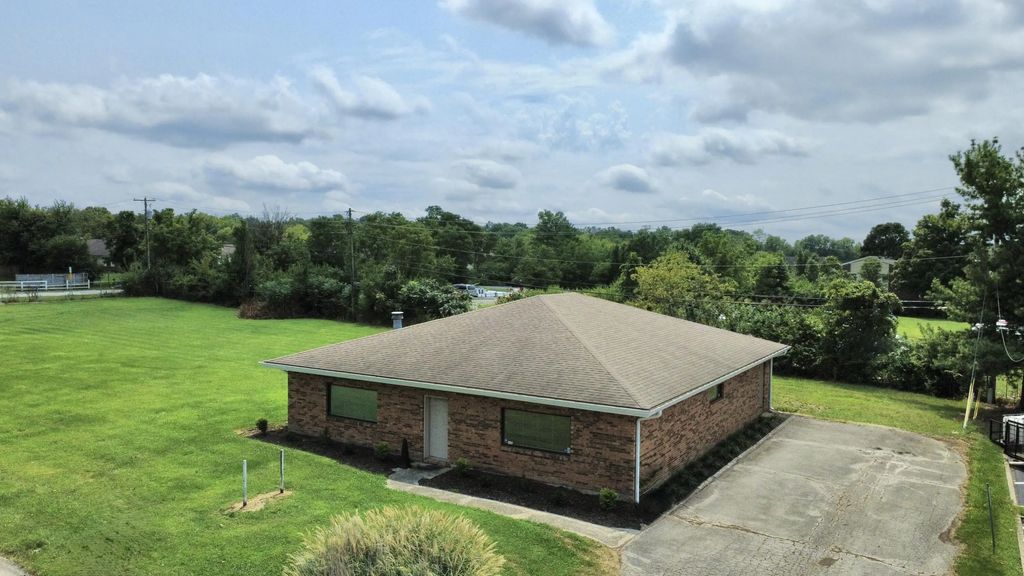 1320 Fulton Road, Winchester