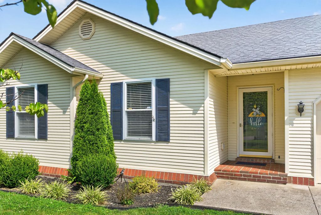 204 Lindsey Court, Winchester